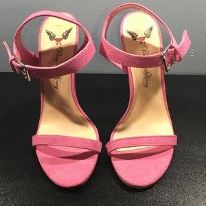 Pink heels 🎀💖💝